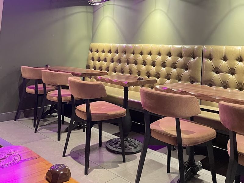 Myhouse Bistro interior